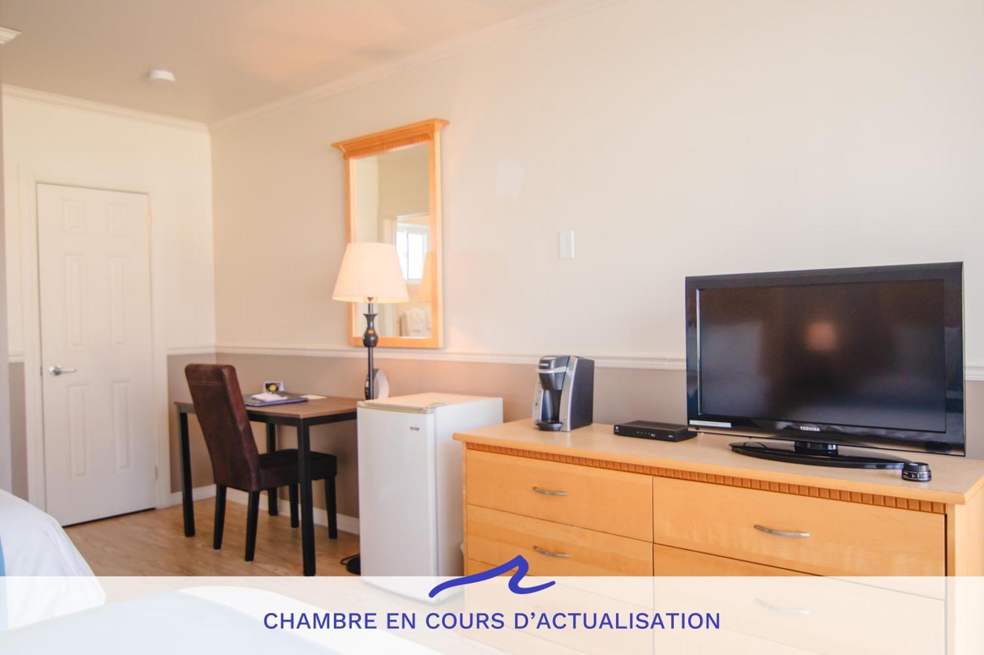 蓝色海湾酒店 Carleton-sur-Mer 外观 照片